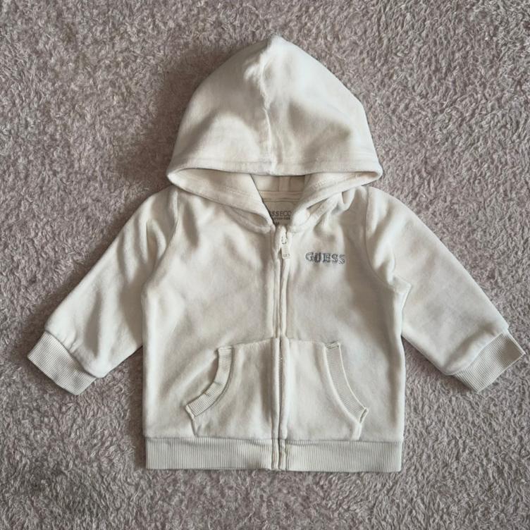 Pre Loved Kapuzenjacke von Guess I Weiss I Gr. 3–6M