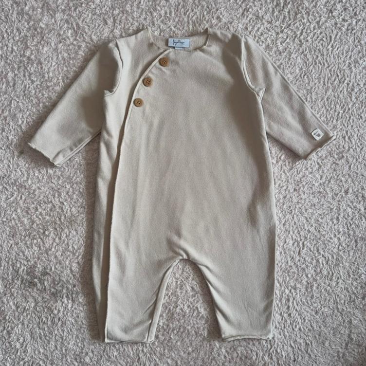 Pre Loved Strampler von Fagottino I Hellbeige I Gr. 3–6M