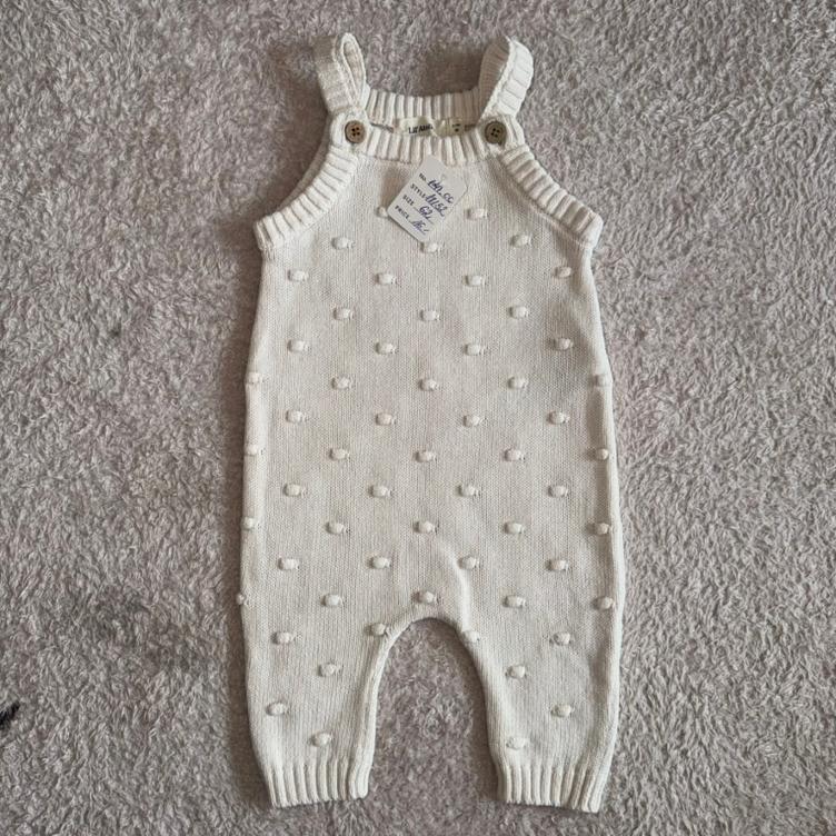 Pre Loved Strick-Latzhose von Lil` Atelier I Weiss I Gr. 62