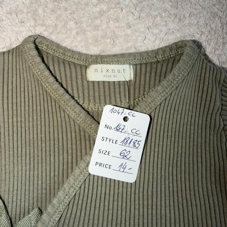 Pre Loved Wickeloberteil von Nixnut I Olivegrün I Gr. 62 - 0