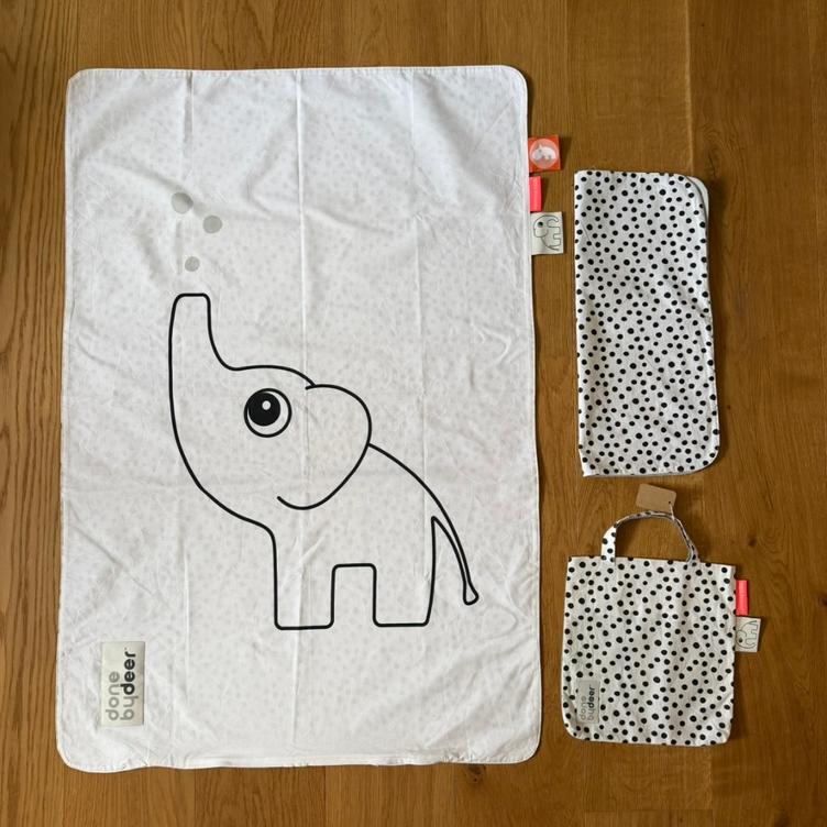 Pre Loved Babybettwäsche von Done by Deer I Grau/Weiss I 70 × 100 cm