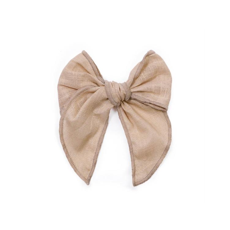 Fable Bow Clip Mrs. Ertha