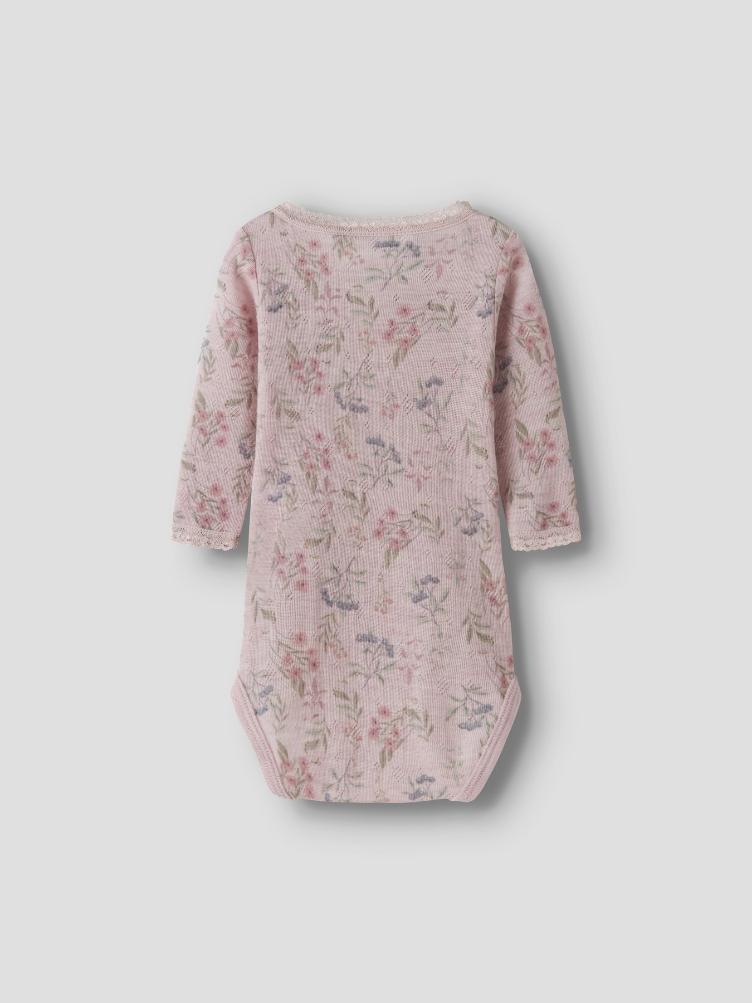 NAME IT BABY Langarm Body aus 100% Merinowolle – Purple Violet Ice Flowers & Leafs - 4