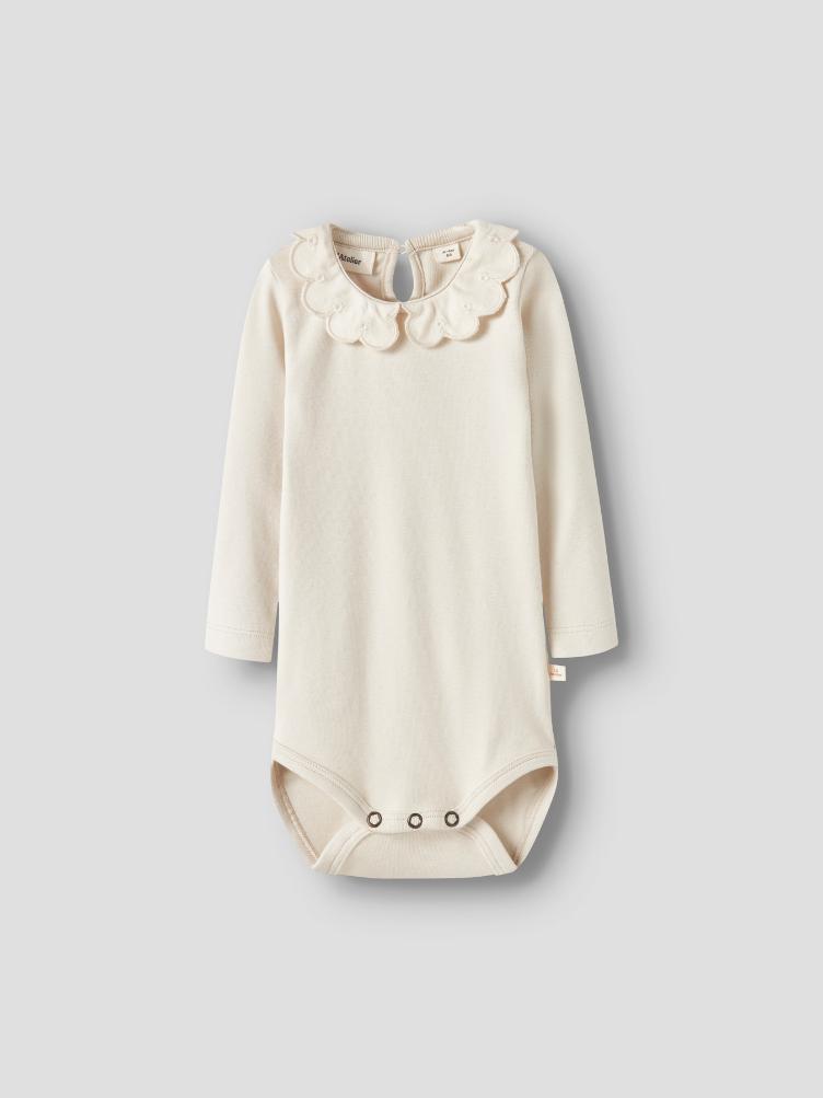 Lil’ Atelier Rib Bodysuit mit Kragen – Nachhaltig, weich & stilvoll - 3