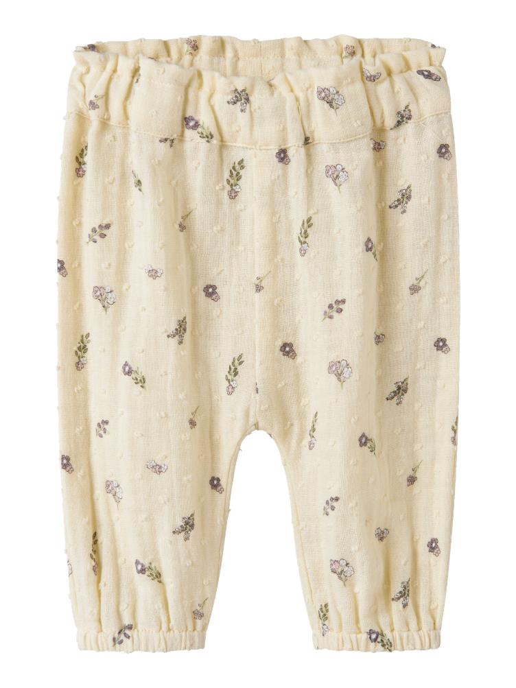 Name it – Hose aus Bio-Baumwolle (Musselin) im Regular Fit mit Allover-Print - 0