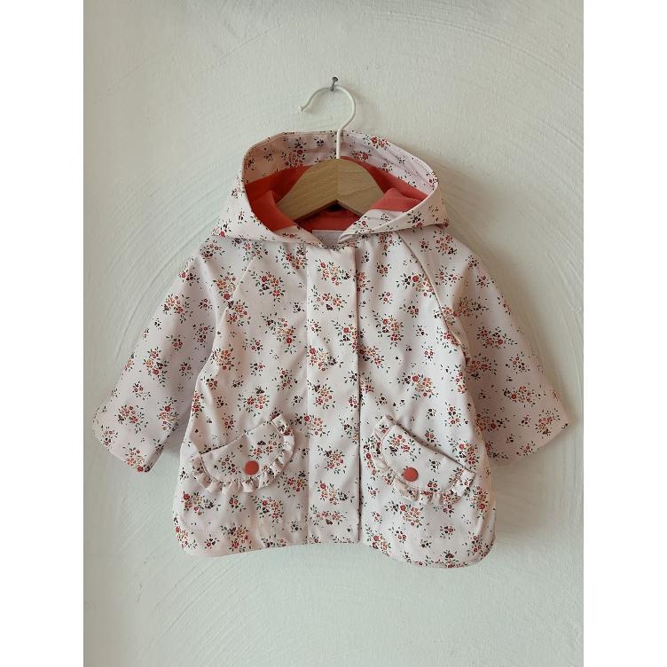 Pre-Loved Regenjacke von Vertbaudet | Farbe: Rosé mit Print | Grösse: 62