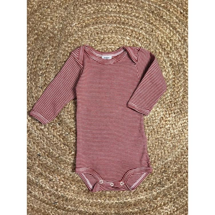 Pre-Loved 3er-Pack Bodys von Petit Bateau | Rot/Blau gestreift & Beige mit Print | Grösse: 60 (3M)
