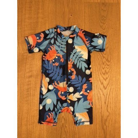 Pre-Loved Bade-Overall mit UV-Schutz 50+ von Reima | Blau mit Krebs-Print | Grösse: 74