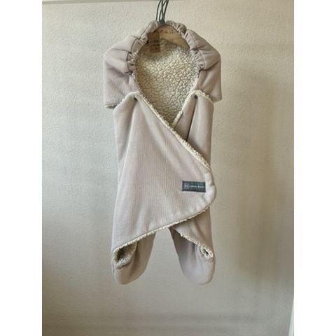 Pre-Loved Einschlagdecke von Emma & Noah | Beige | Mit Teddyfutter | One Size