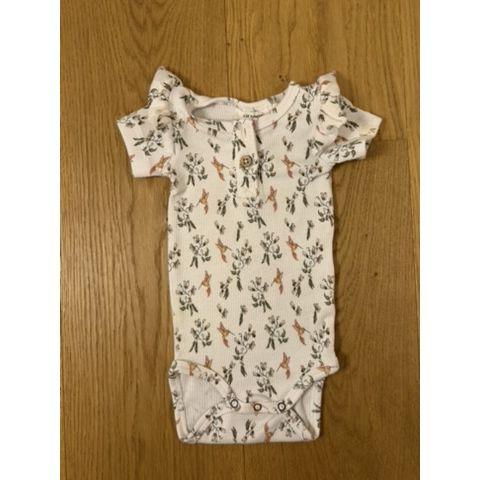 Pre-Loved Body von Lil’ Atelier | Weiss mit Print | Grösse: 62