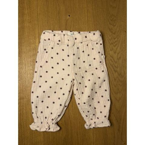 Pre-Loved Musselin Hose von Lil’ Atelier | Mit Marienkäfer-Print | Grösse: 68