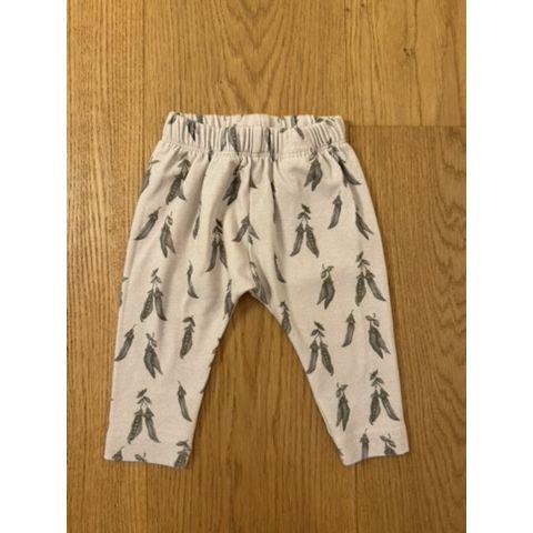 Pre-Loved Hose von Lil’ Atelier | Beige mit Coffee Beans Print | Grösse: 56