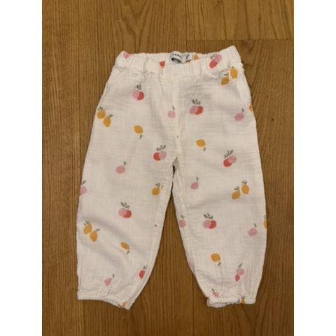 Pre-Loved Musselin Hose von Name It | Weiss mit Print | Grösse: 80
