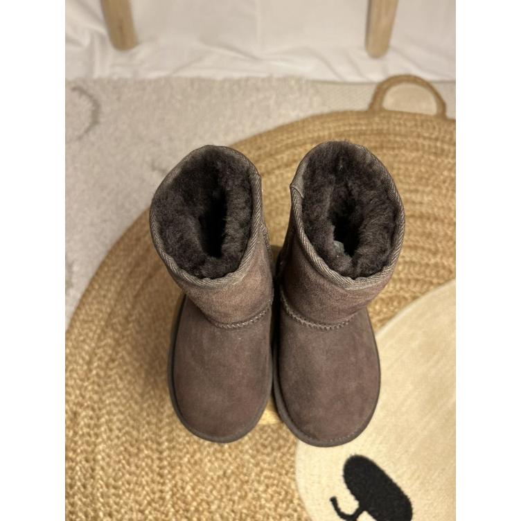 Pre-Loved UGG Classic II Kinderstiefel | Grösse 23.5 (EU)
