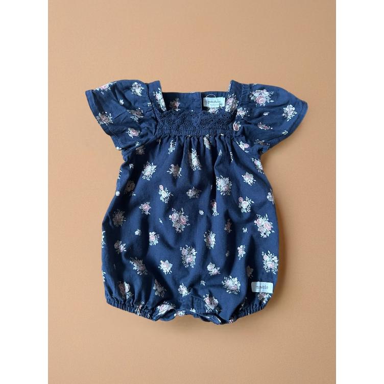 Pre-Loved Overall von Newbie | Dunkelblau mit floralem Print | Grösse: 56