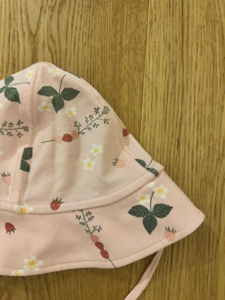 Pre-Loved Sonnenhut von Polarn O. Pyret | Rosa mit Print | Grösse: KU 48 (9–12 Monate) - 0