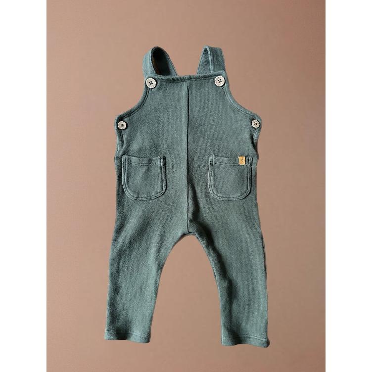 Pre-Loved Latzhose von Lil’ Atelier | Kalamata Olivegrün | Grösse: 62