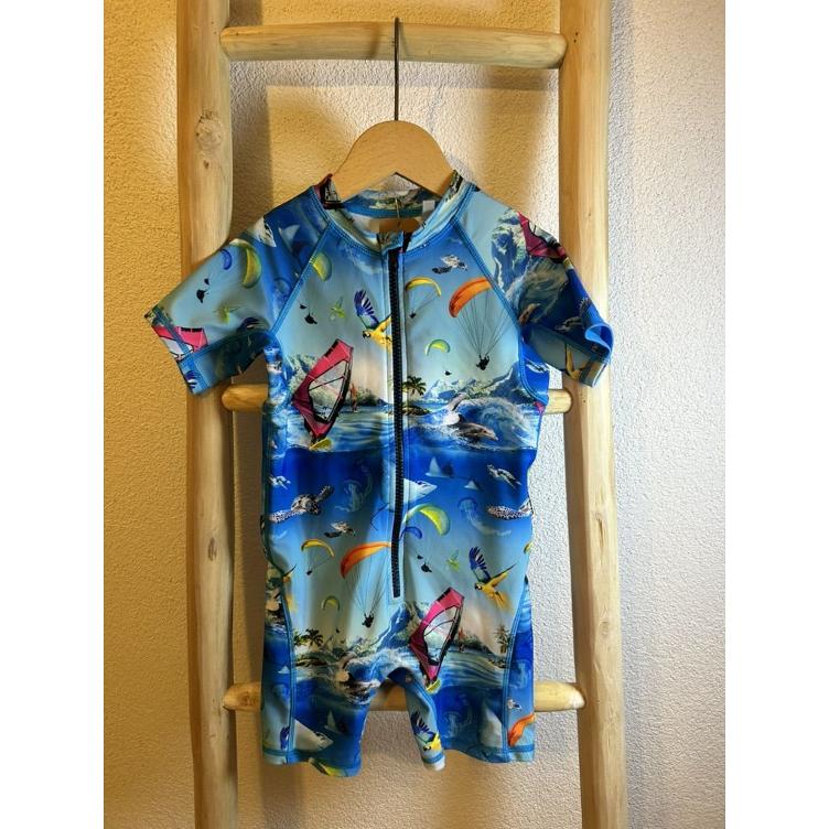 Pre-Loved UV-Schwimmanzug von Molo | Blau mit Print | Grösse: 98/104