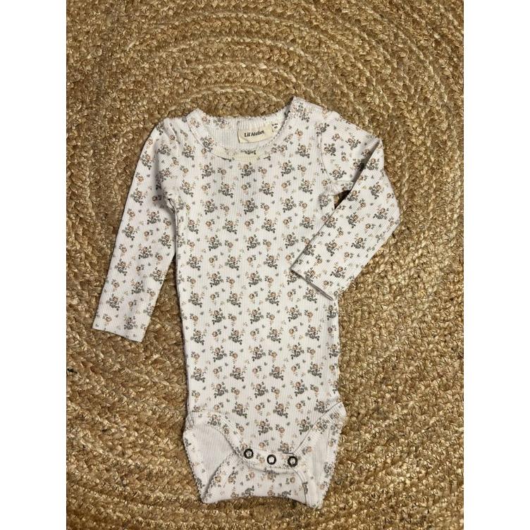 Pre-Loved Body von Lil’ Atelier | Blumenprint Weiss | Grösse: 62