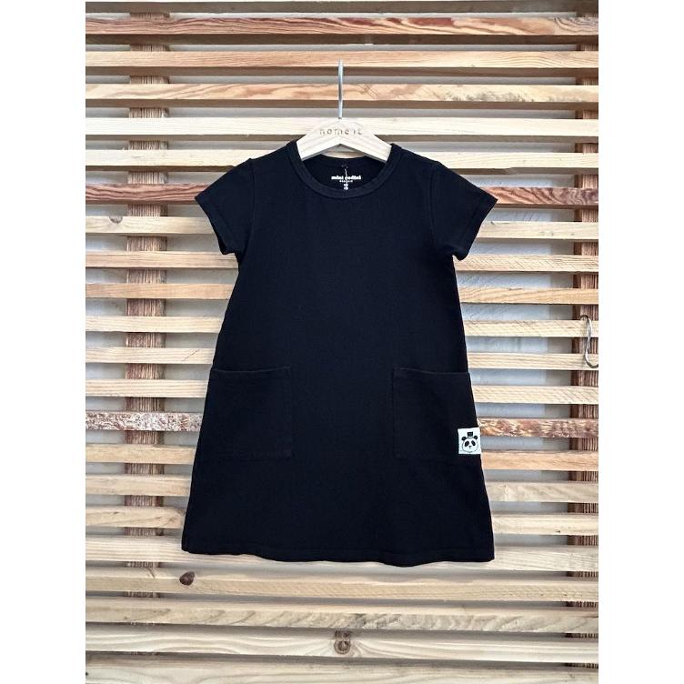 Pre-Loved T-Shirt-Kleid von Mini Rodini | Farbe: Schwarz | Grösse: 104/110