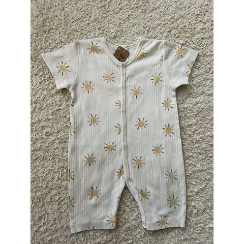 Pre-Loved Einteiler von Dimo | Farbe: Weiss mit Print | Grösse: 74