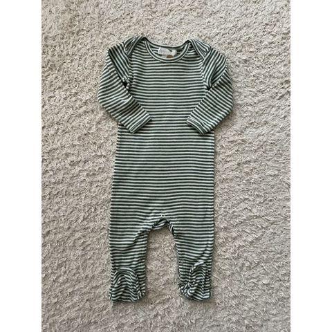 Pre-Loved Strampler von Serendipity | Farbe: Grün-Weiss gestreift | Grösse: 62