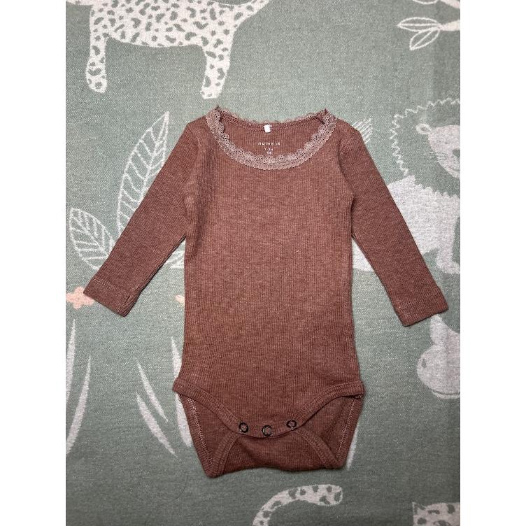 Pre-Loved Body mit Spitzendetails I Grösse: 56 (1–2M)
