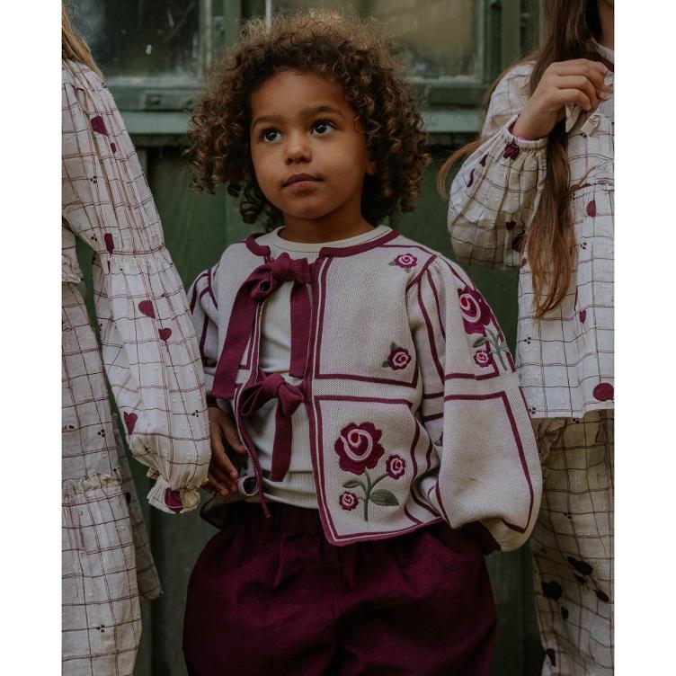 FLiiNK– CHARLOTTE Embroidered Cardigan aus 100% Bio-Baumwolle