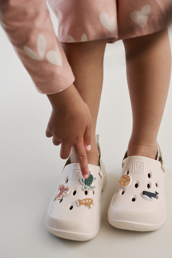 Milas Sandalen mit Charms – Sandy LIEWOOD - 0